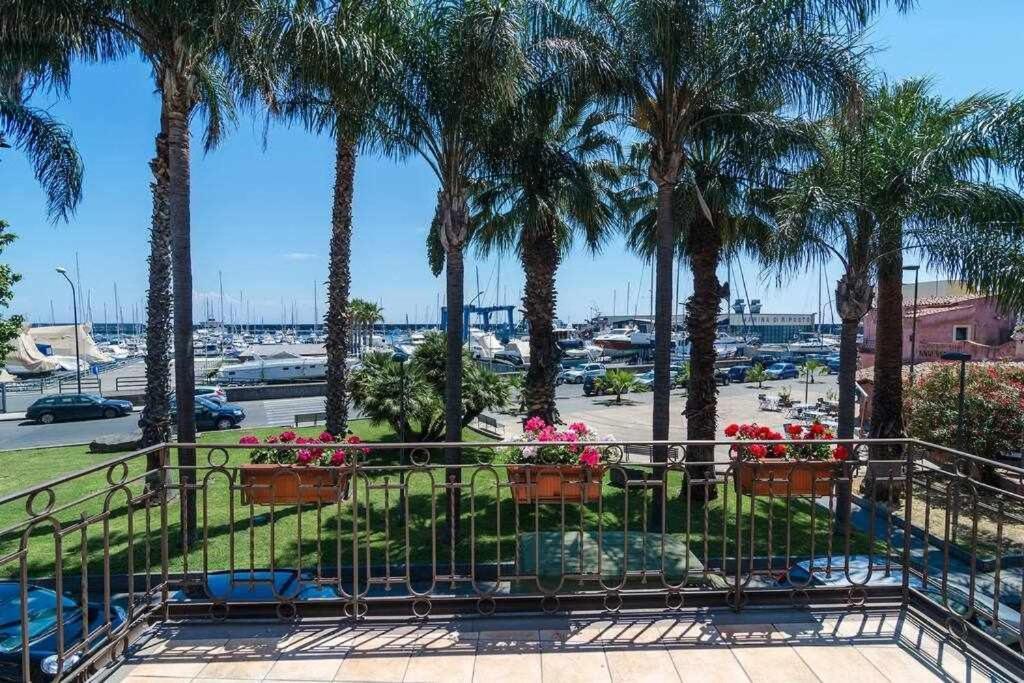 Casa Delle Zammare Fronte Mare Centro Storico Villa Riposto Kültér fotó