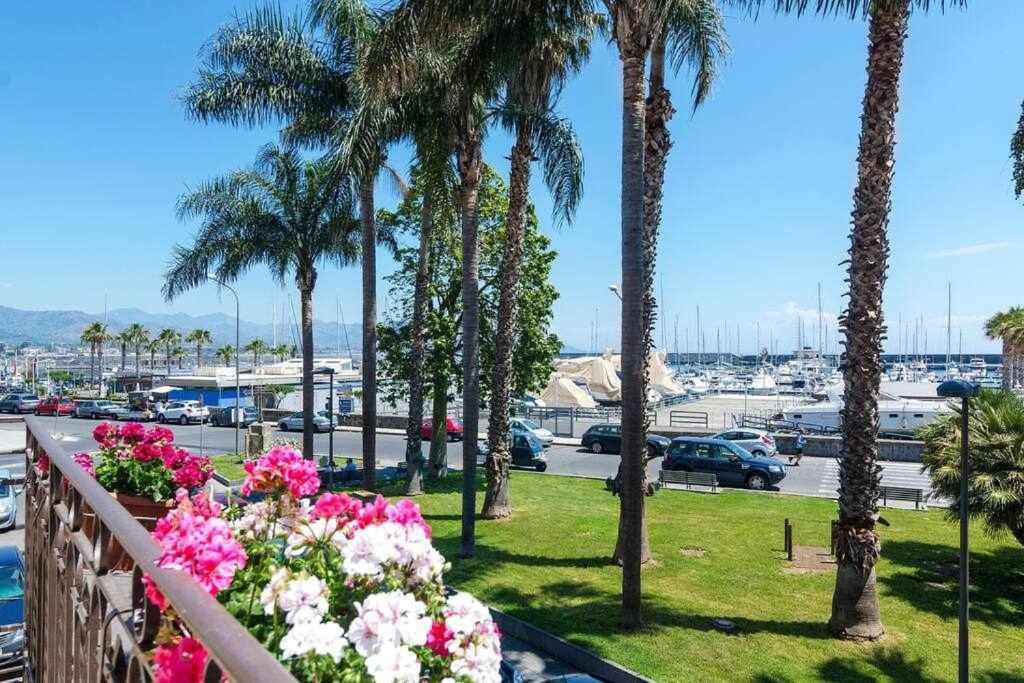 Casa Delle Zammare Fronte Mare Centro Storico Villa Riposto Kültér fotó