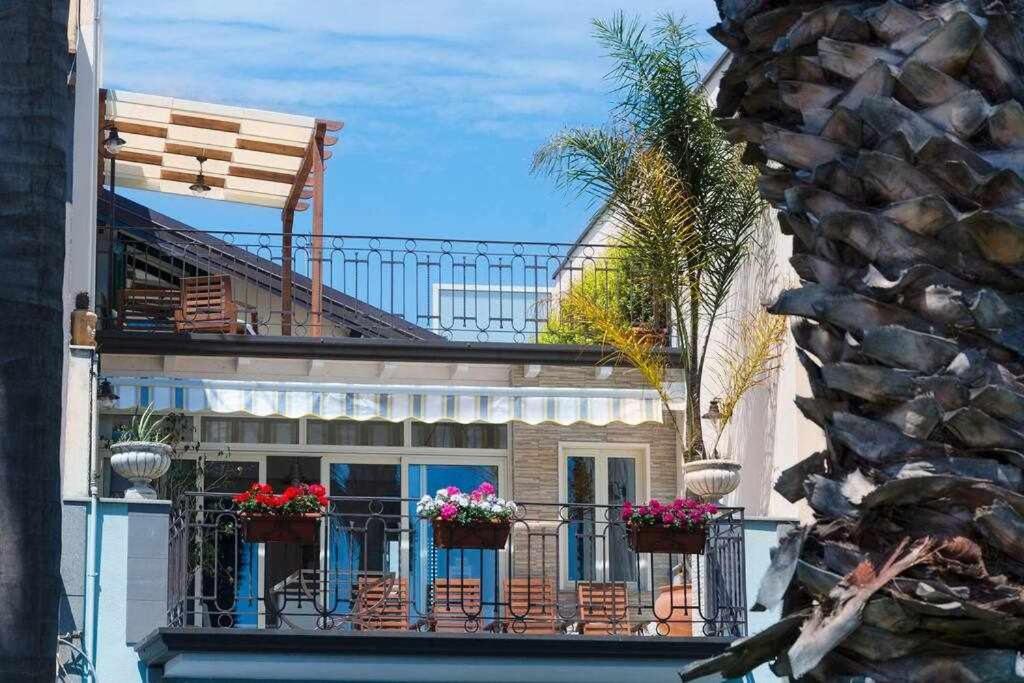 Casa Delle Zammare Fronte Mare Centro Storico Villa Riposto Kültér fotó